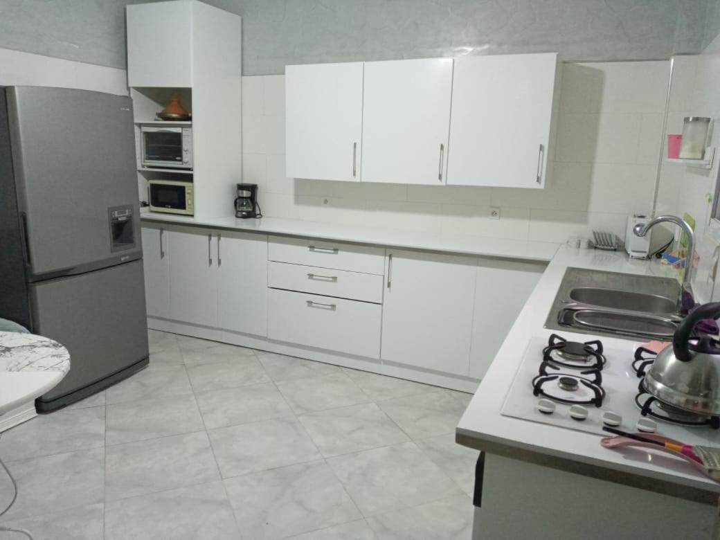 Appartement Familial Convivial مدلة المظهر الخارجي الصورة